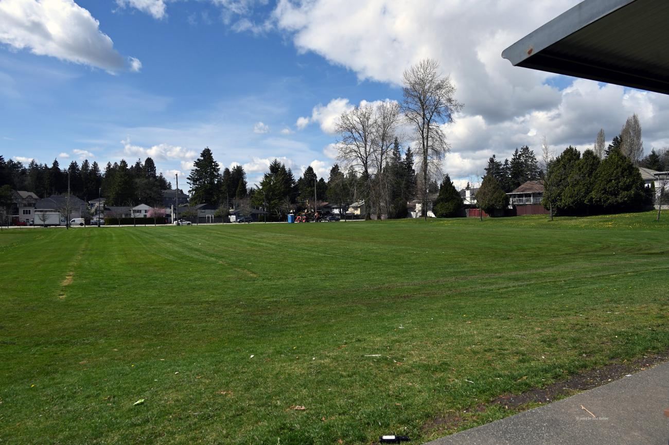 Looking west across the field from the higher table area