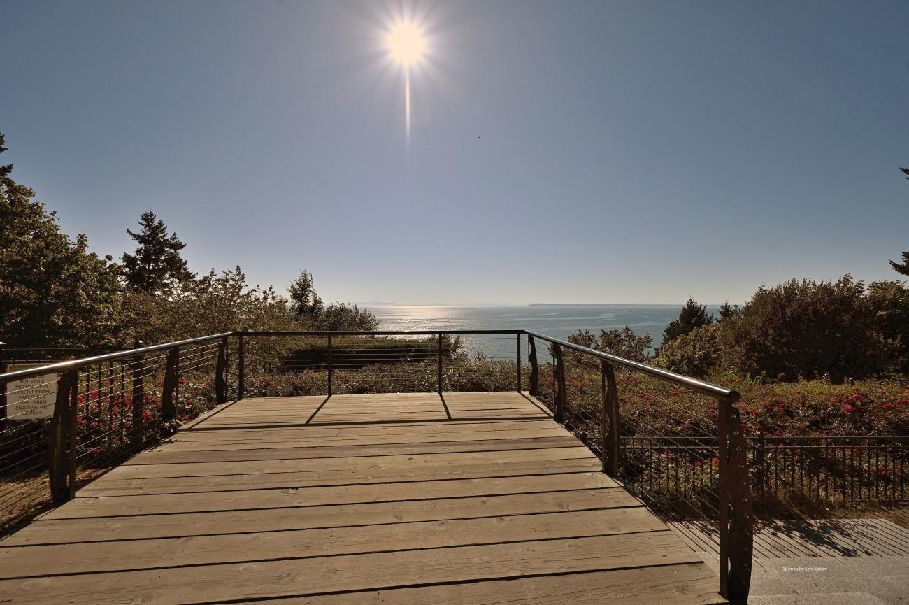 The main viewing platform and the scenery beyond it, great for winter sunsets