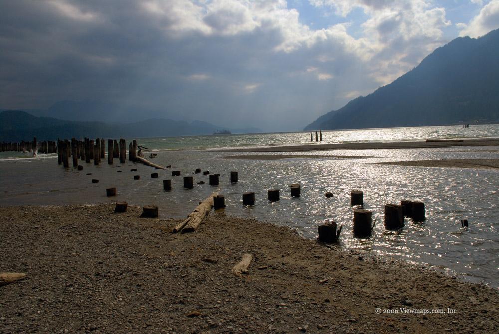 20 mile bay on the western shore of Lake Harrison