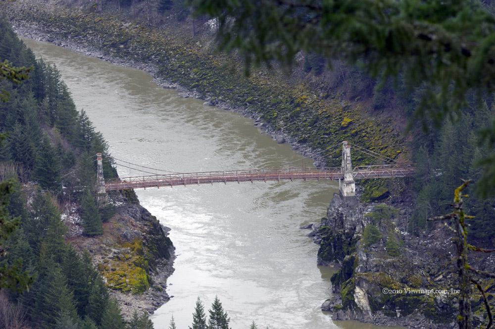Looking down on the Alexandra Bridge from Tsileuh Creek FSR