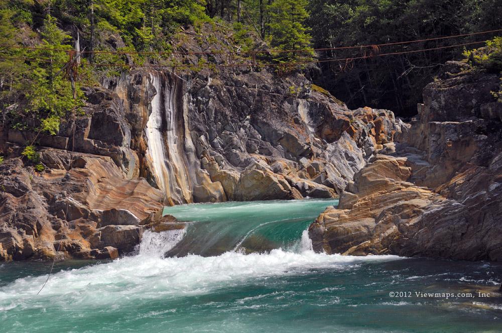 Close ups of Silver River from the old washed out bridge